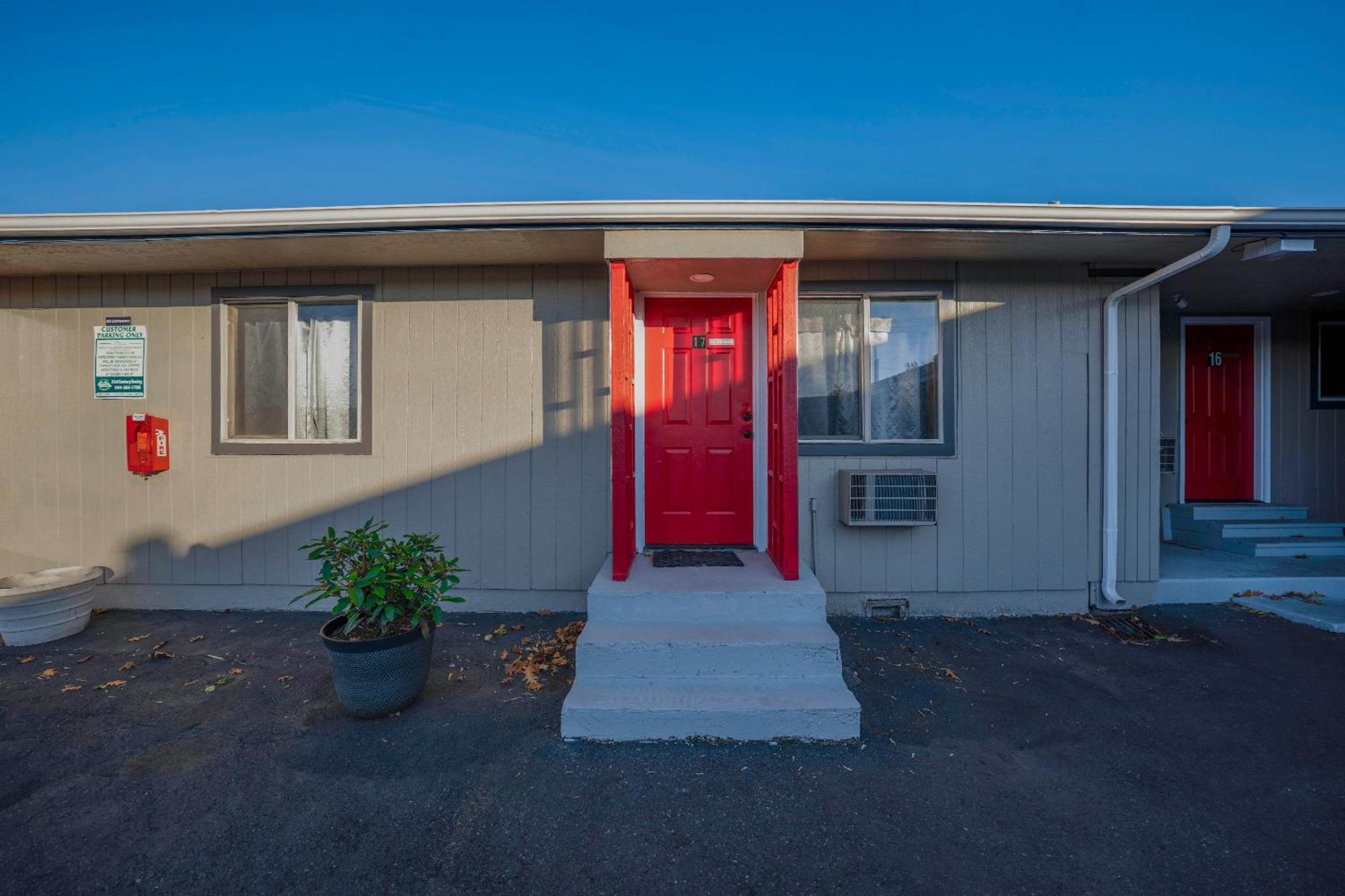 Oyo Hotel Portland Or Near Airport غريشام المظهر الخارجي الصورة