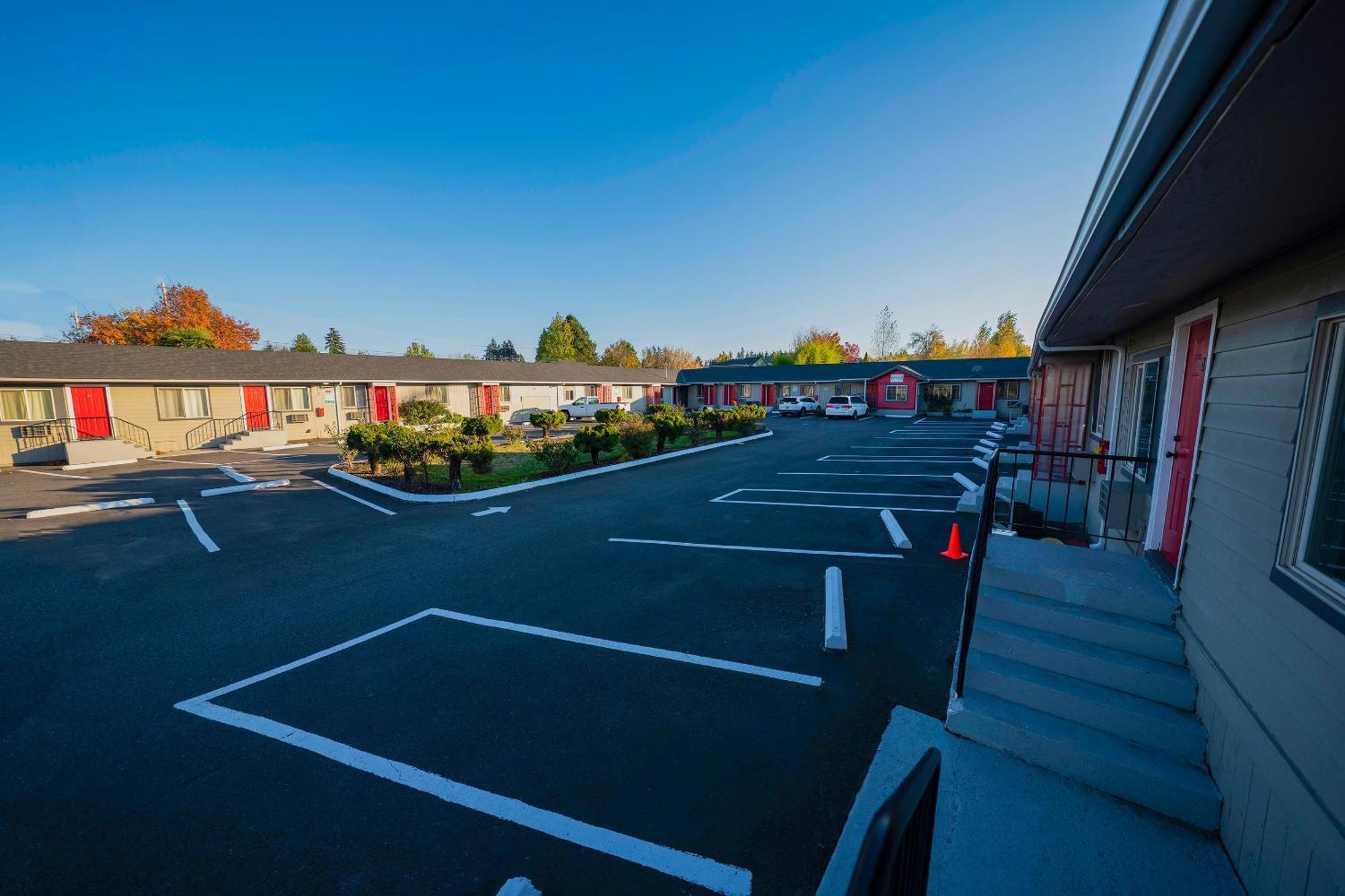 Oyo Hotel Portland Or Near Airport غريشام المظهر الخارجي الصورة