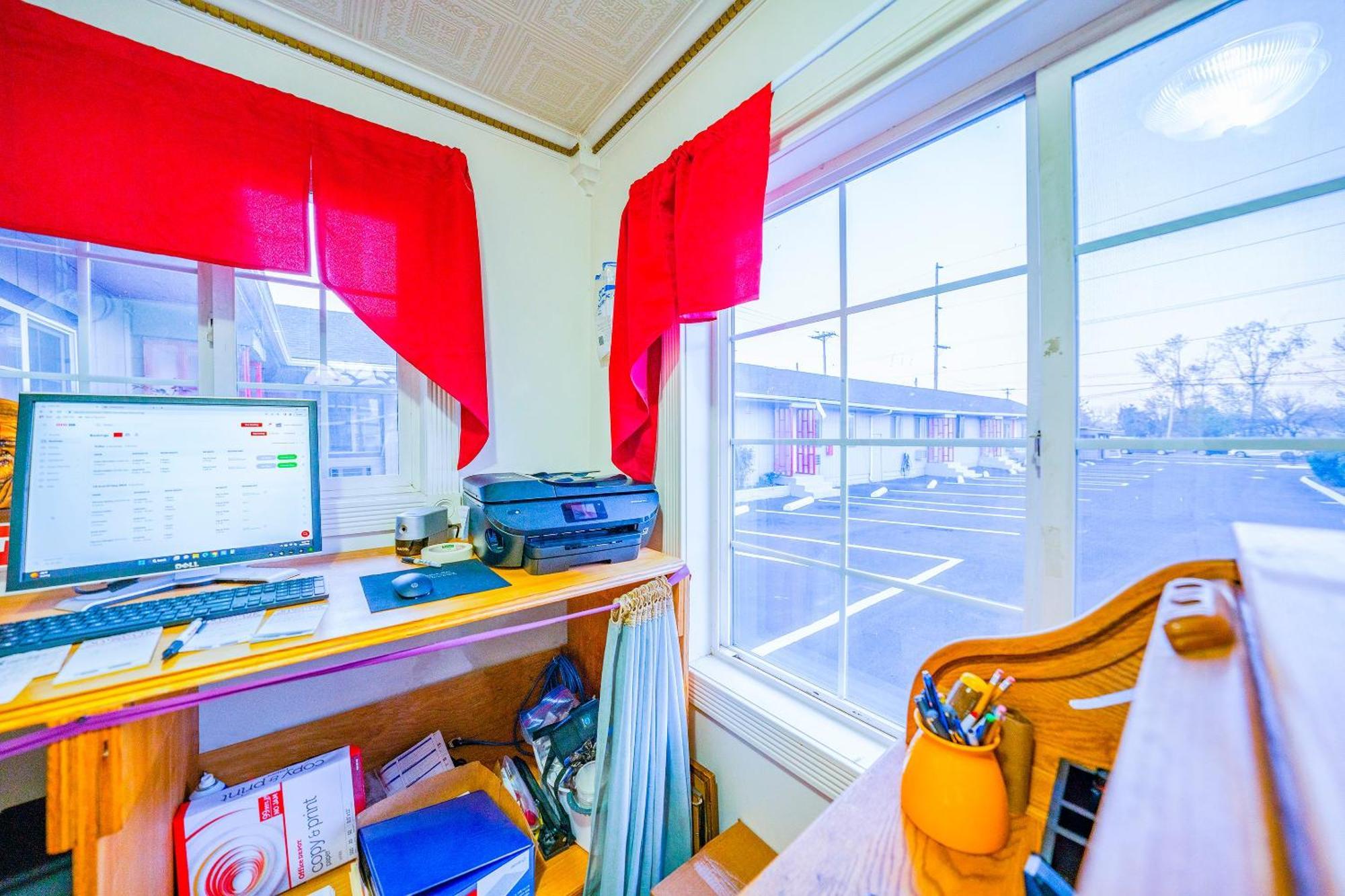 Oyo Hotel Portland Or Near Airport غريشام المظهر الخارجي الصورة