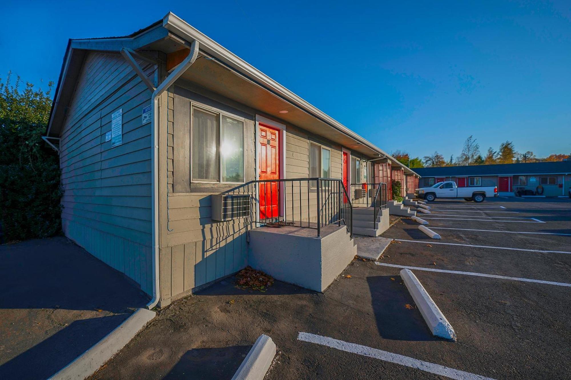 Oyo Hotel Portland Or Near Airport غريشام المظهر الخارجي الصورة