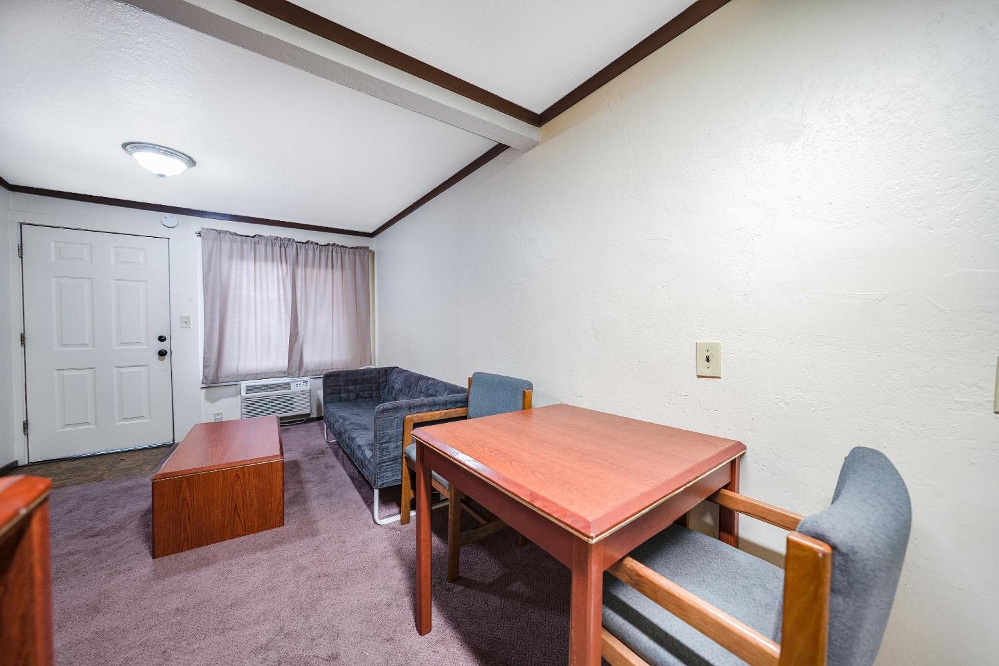 Oyo Hotel Portland Or Near Airport غريشام المظهر الخارجي الصورة