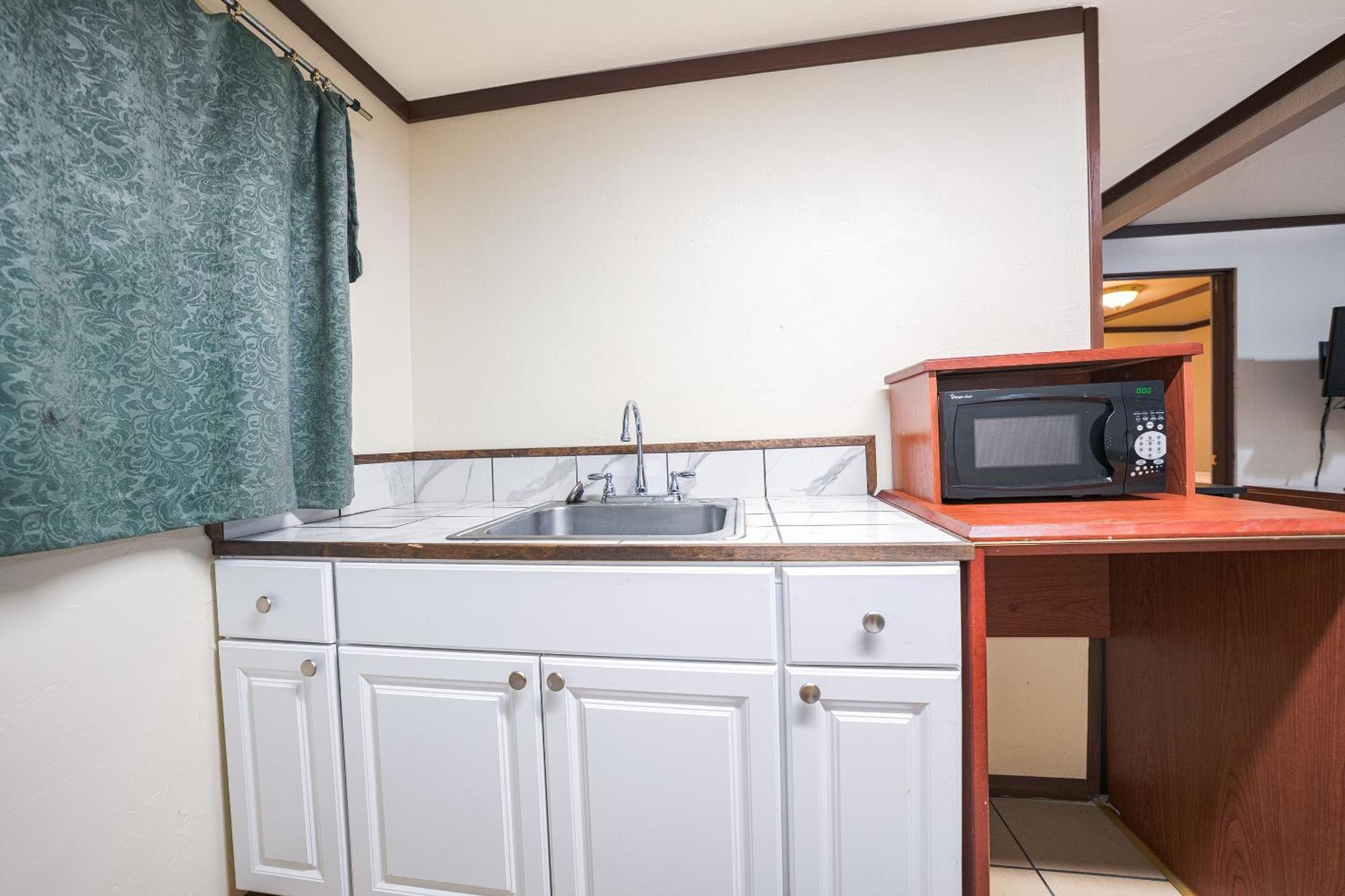 Oyo Hotel Portland Or Near Airport غريشام المظهر الخارجي الصورة